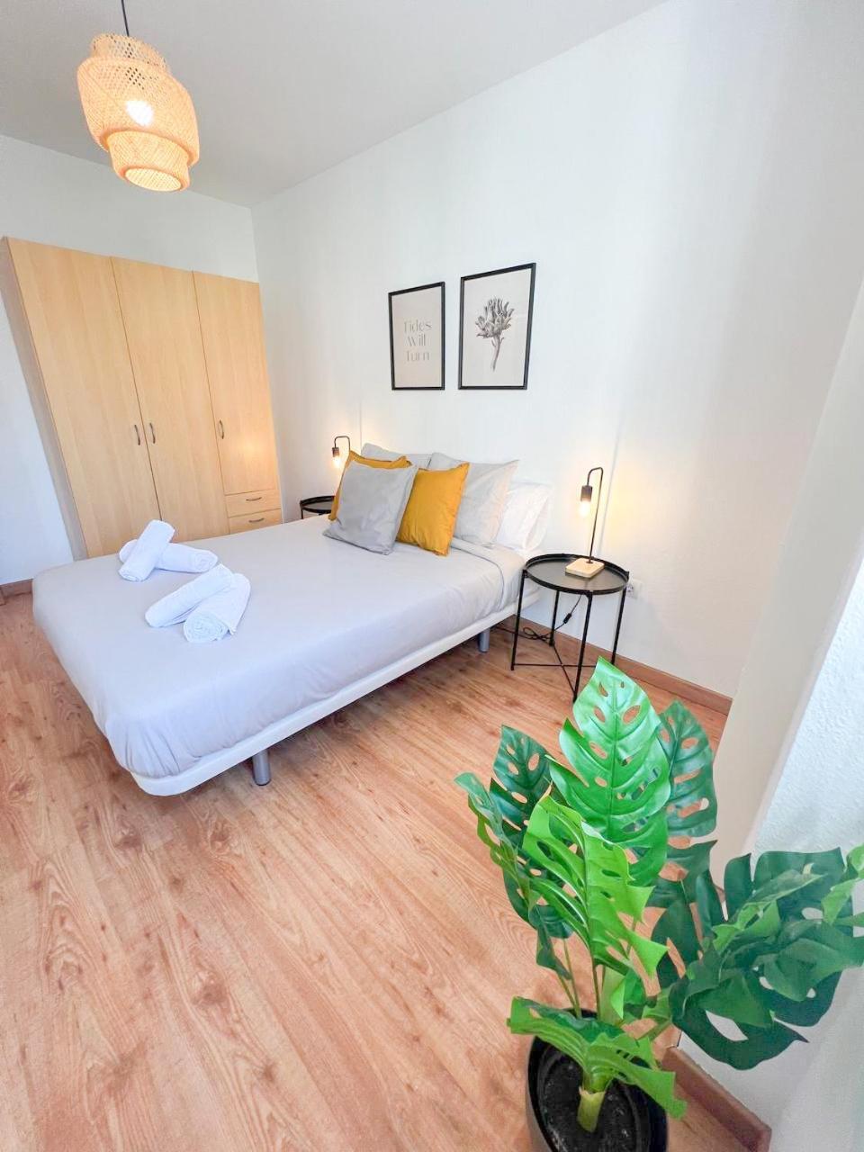 Large & Cozy Centrally Apartment Торремолінос Екстер'єр фото