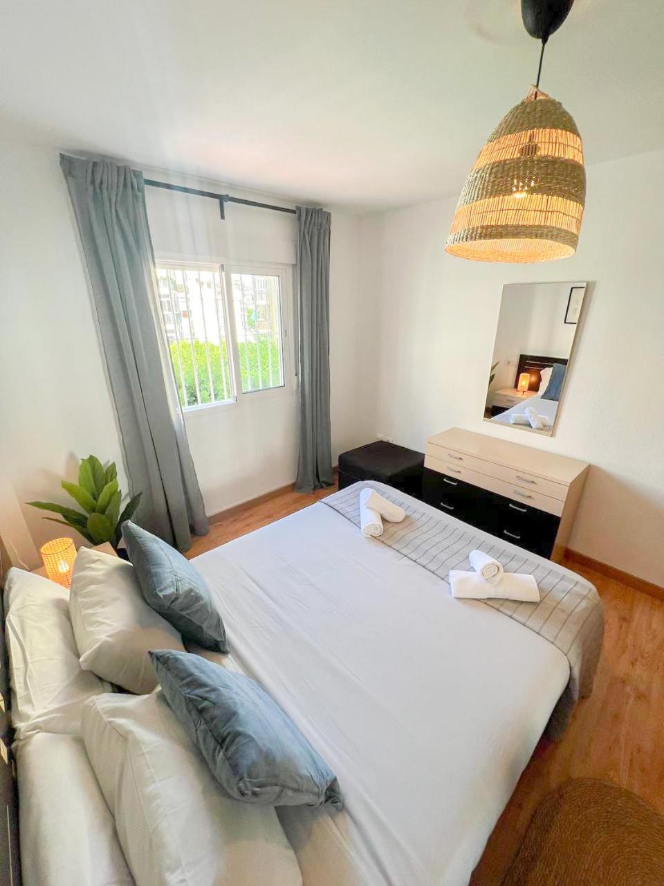 Large & Cozy Centrally Apartment Торремолінос Екстер'єр фото